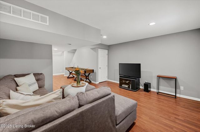 4076 Gilman Ave, Louisville, KY 40207