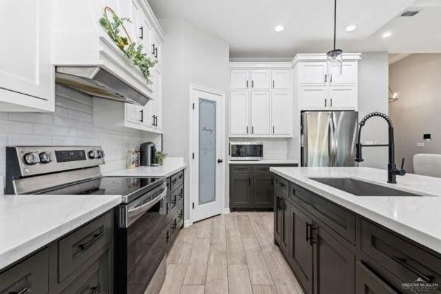 3708 Brook Lane, Weslaco, TX 78599