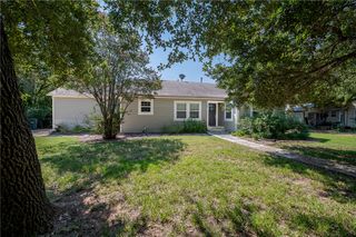 709 Inwood Drive, Bryan, TX 77802
