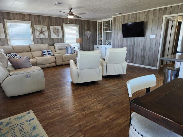 2694 Highway 1, Grand Isle, LA 70358