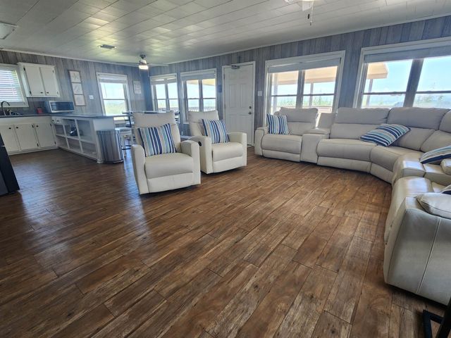 2694 Highway 1, Grand Isle, LA 70358