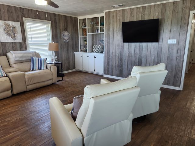 2694 Highway 1, Grand Isle, LA 70358