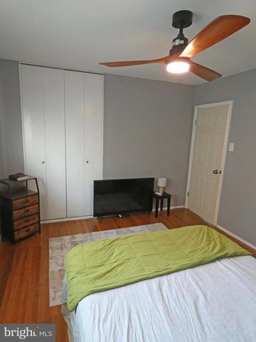 395 HICKORY AVE, Carneys Point, NJ 08069