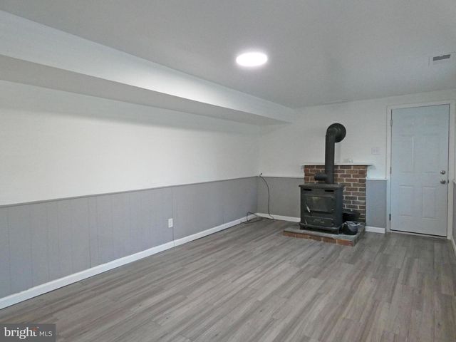 395 HICKORY AVE, Carneys Point, NJ 08069