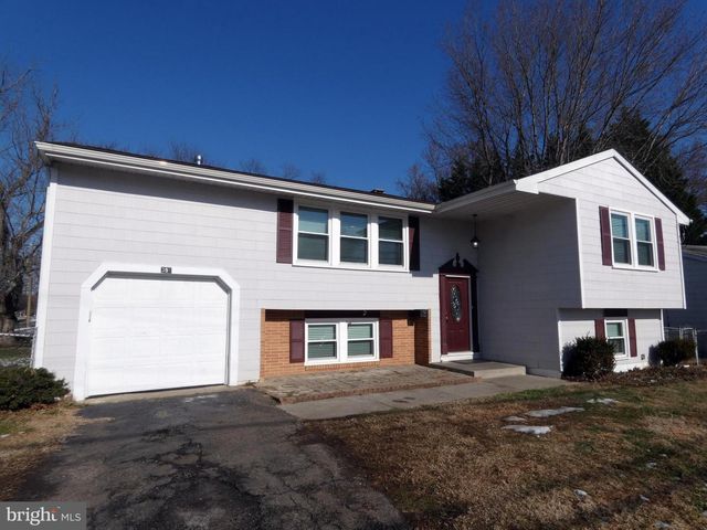 395 HICKORY AVE, Carneys Point, NJ 08069