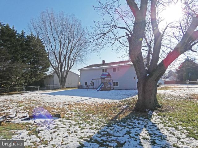 395 HICKORY AVE, Carneys Point, NJ 08069