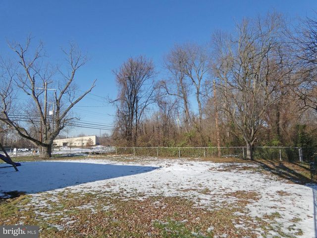 395 HICKORY AVE, Carneys Point, NJ 08069