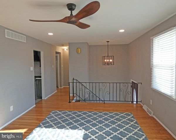 395 HICKORY AVE, Carneys Point, NJ 08069