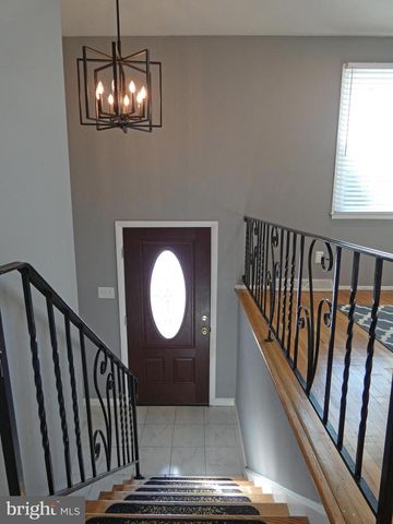 395 HICKORY AVE, Carneys Point, NJ 08069