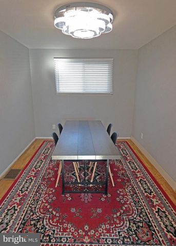 395 HICKORY AVE, Carneys Point, NJ 08069