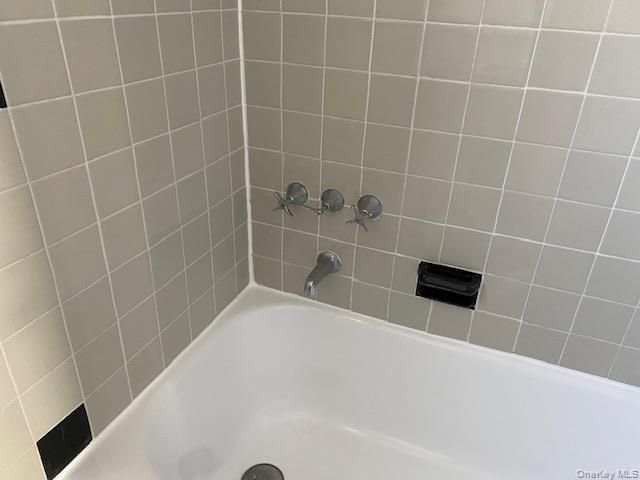 73-31 255th Street G-1, Glen Oaks, NY 11004