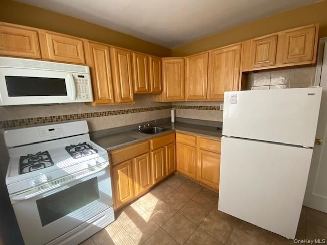 73-31 255th Street G-1, Glen Oaks, NY 11004