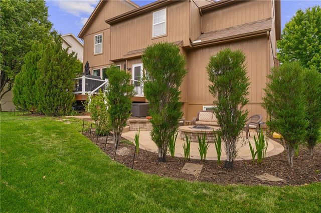 19821 W 97th Street, Lenexa, KS 66220