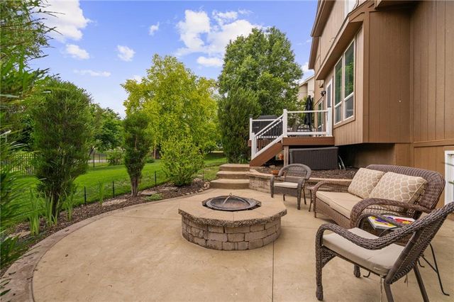 19821 W 97th Street, Lenexa, KS 66220