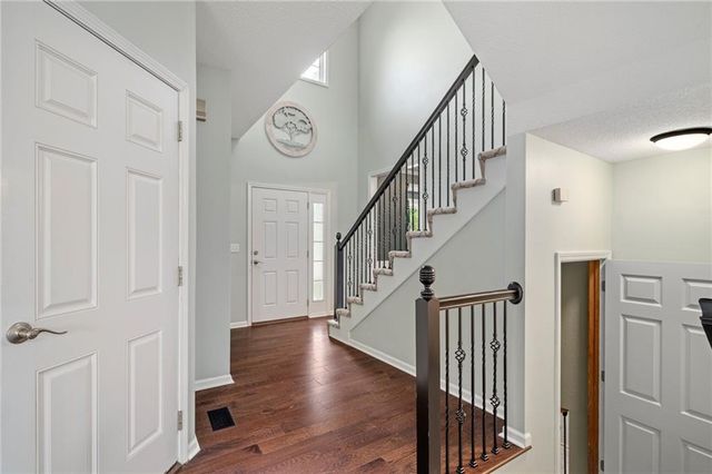 19821 W 97th Street, Lenexa, KS 66220