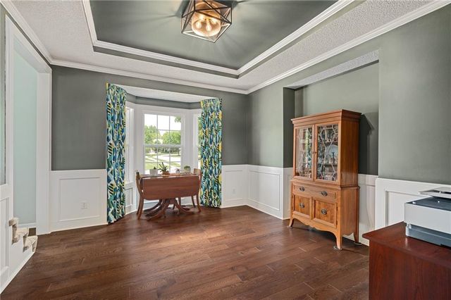 19821 W 97th Street, Lenexa, KS 66220