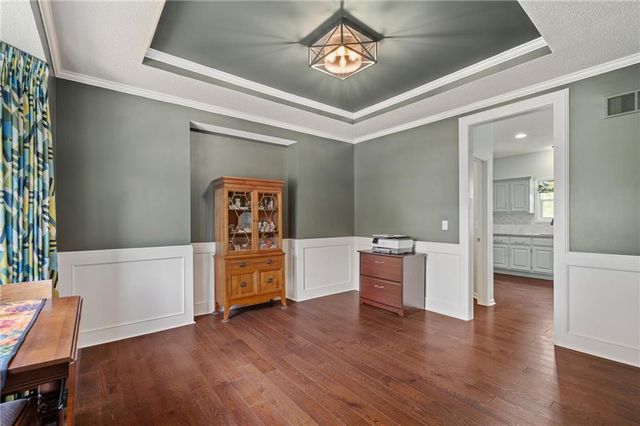 19821 W 97th Street, Lenexa, KS 66220