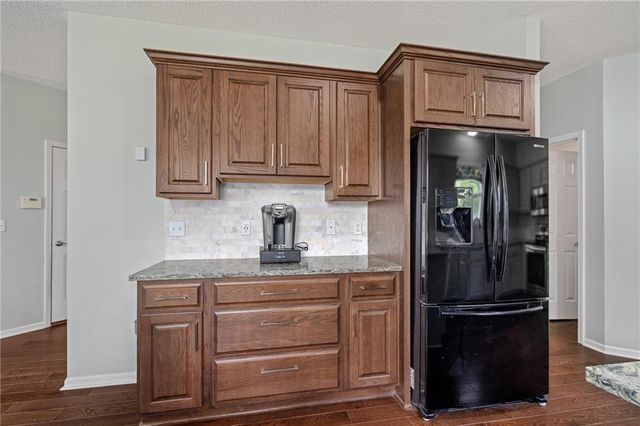 19821 W 97th Street, Lenexa, KS 66220