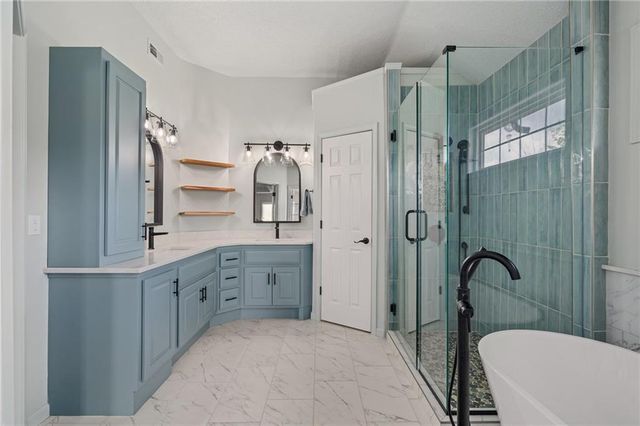 19821 W 97th Street, Lenexa, KS 66220