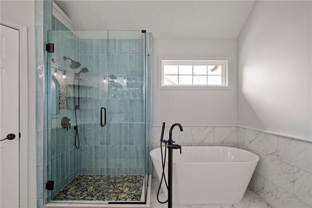 19821 W 97th Street, Lenexa, KS 66220