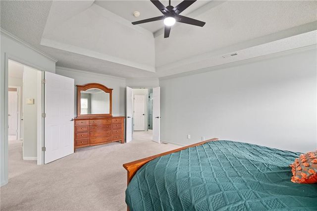 19821 W 97th Street, Lenexa, KS 66220