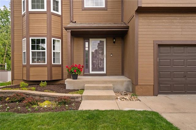 19821 W 97th Street, Lenexa, KS 66220