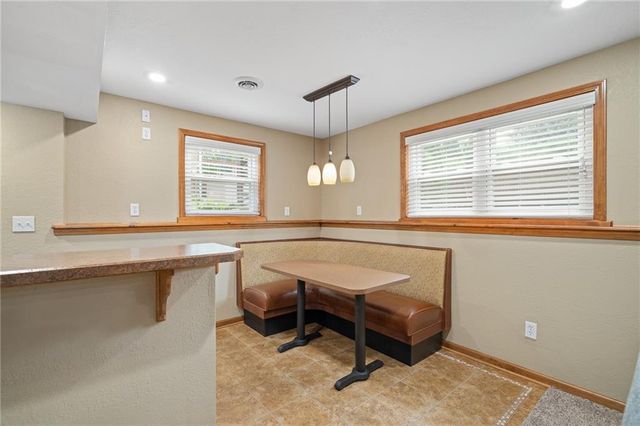 19821 W 97th Street, Lenexa, KS 66220