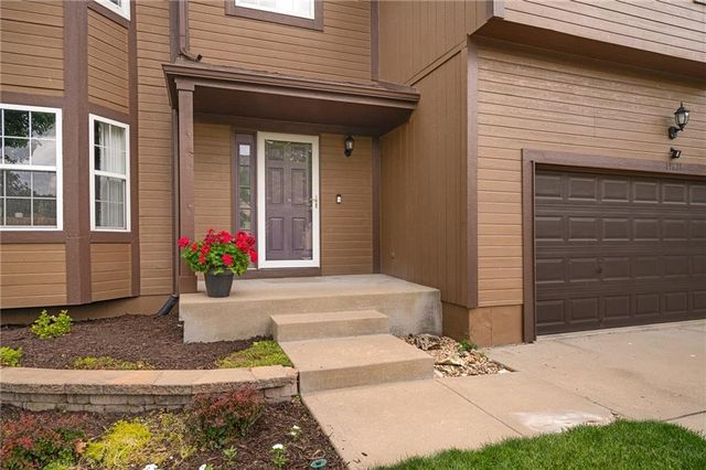 19821 W 97th Street, Lenexa, KS 66220