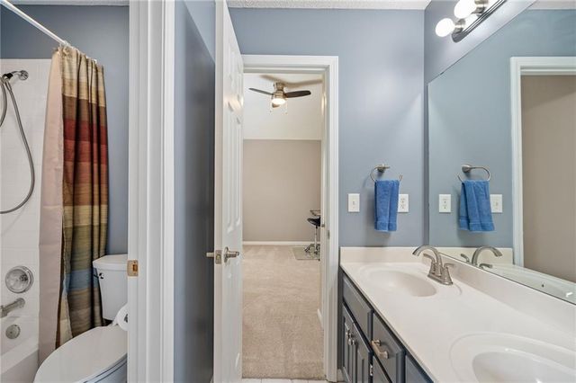 19821 W 97th Street, Lenexa, KS 66220