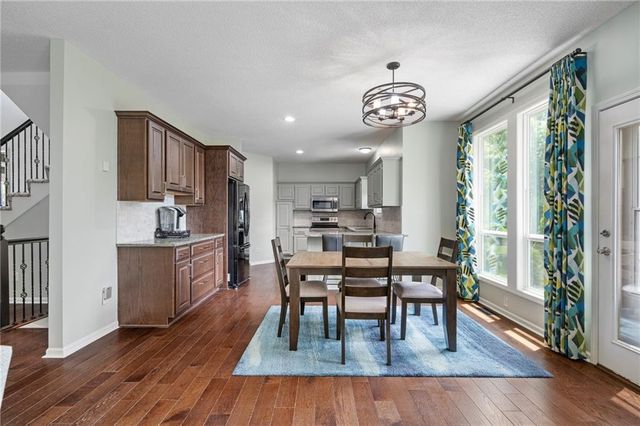 19821 W 97th Street, Lenexa, KS 66220