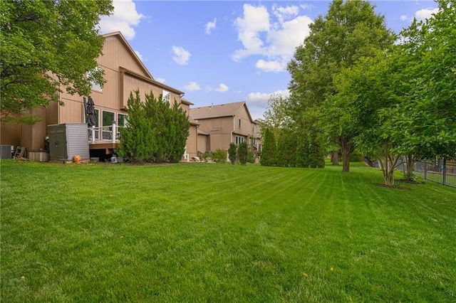 19821 W 97th Street, Lenexa, KS 66220