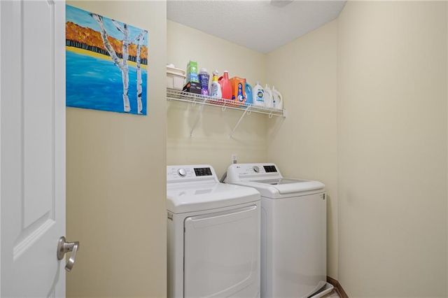 19821 W 97th Street, Lenexa, KS 66220
