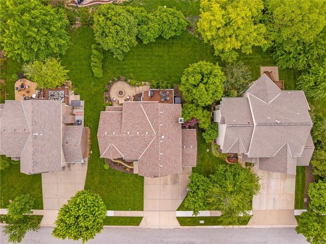 19821 W 97th Street, Lenexa, KS 66220