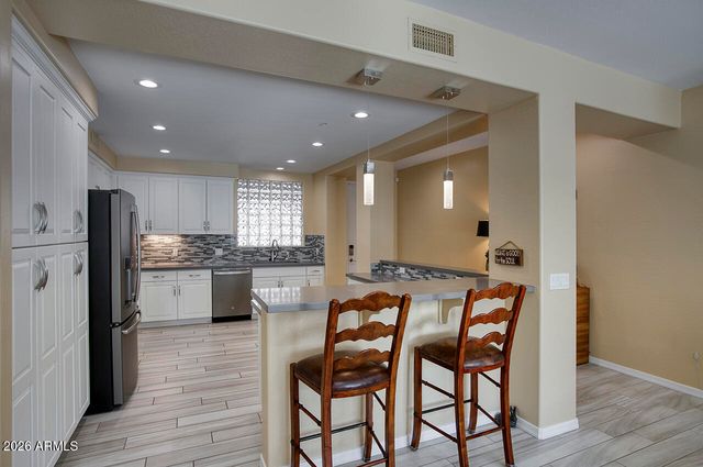 17850 N 68TH Street 2057, Phoenix, AZ 85054