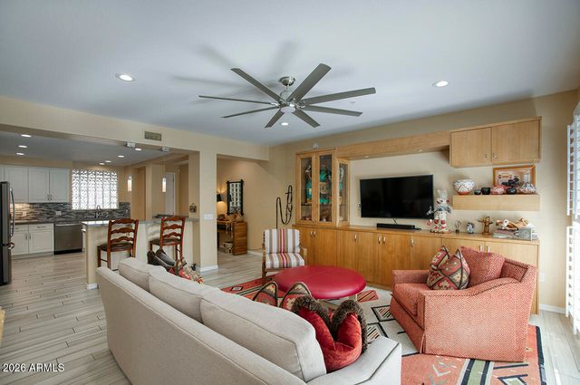 17850 N 68TH Street 2057, Phoenix, AZ 85054