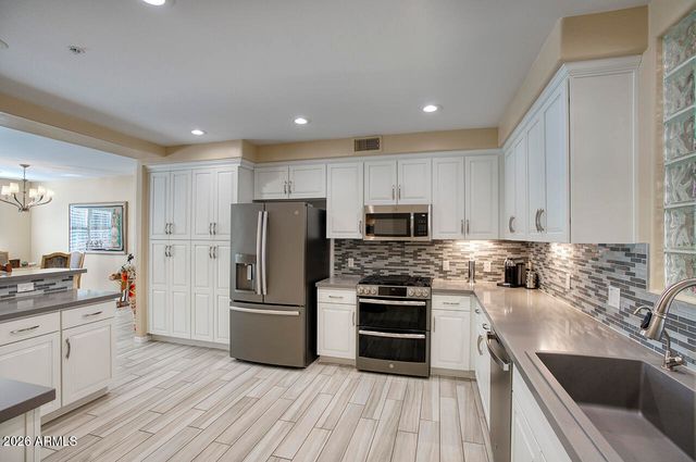 17850 N 68TH Street 2057, Phoenix, AZ 85054