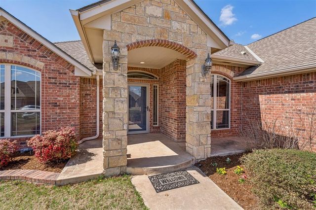 2113 Mulberry Creek Avenue, Yukon, OK 73099