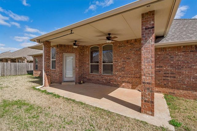 2113 Mulberry Creek Avenue, Yukon, OK 73099