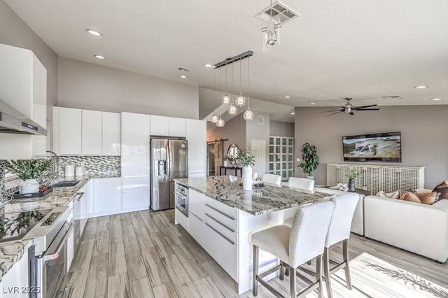 2432 Ocean Front Drive, Las Vegas, NV 89128