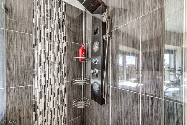 2432 Ocean Front Drive, Las Vegas, NV 89128