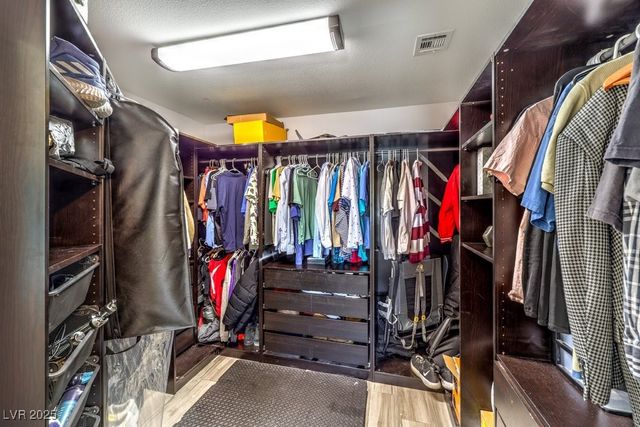 2432 Ocean Front Drive, Las Vegas, NV 89128