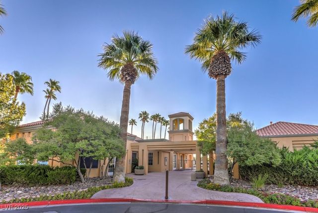 2432 Ocean Front Drive, Las Vegas, NV 89128