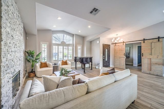 2432 Ocean Front Drive, Las Vegas, NV 89128