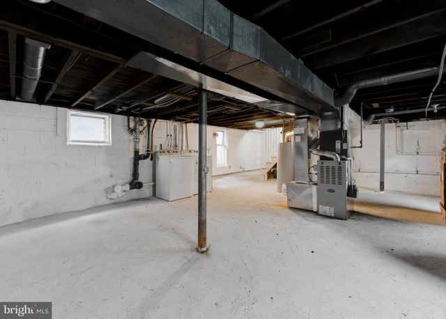 206 W 5TH AVE W, Runnemede, NJ 08078