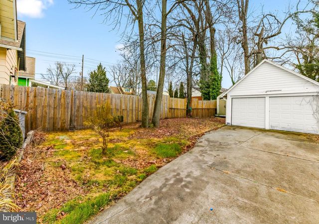 206 W 5TH AVE W, Runnemede, NJ 08078