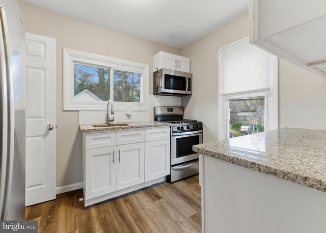 206 W 5TH AVE W, Runnemede, NJ 08078
