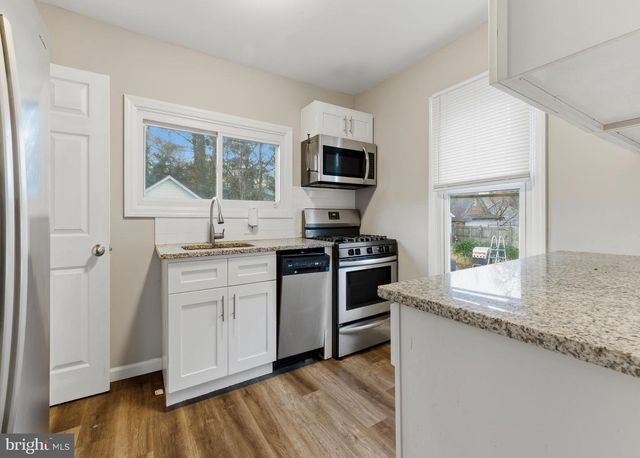 206 W 5TH AVE W, Runnemede, NJ 08078