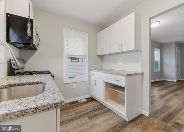 206 W 5TH AVE W, Runnemede, NJ 08078