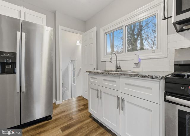 206 W 5TH AVE W, Runnemede, NJ 08078