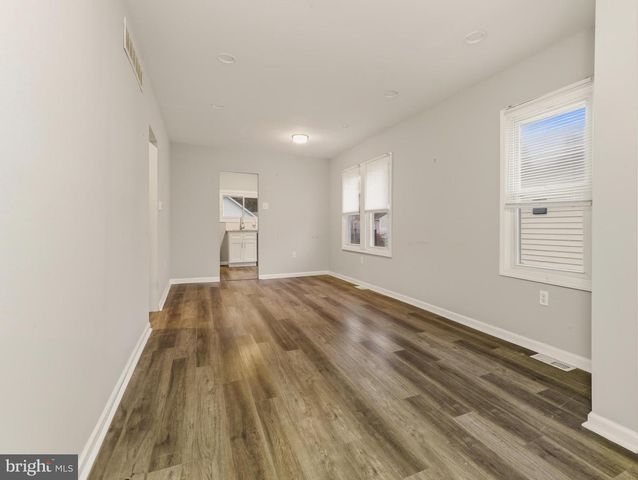 206 W 5TH AVE W, Runnemede, NJ 08078